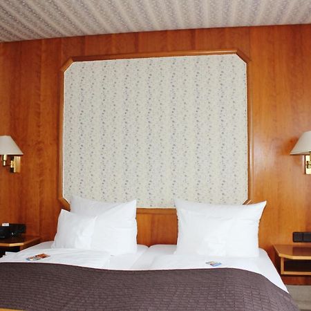 Landhotel Zum Boehm Roth  Bagian luar foto