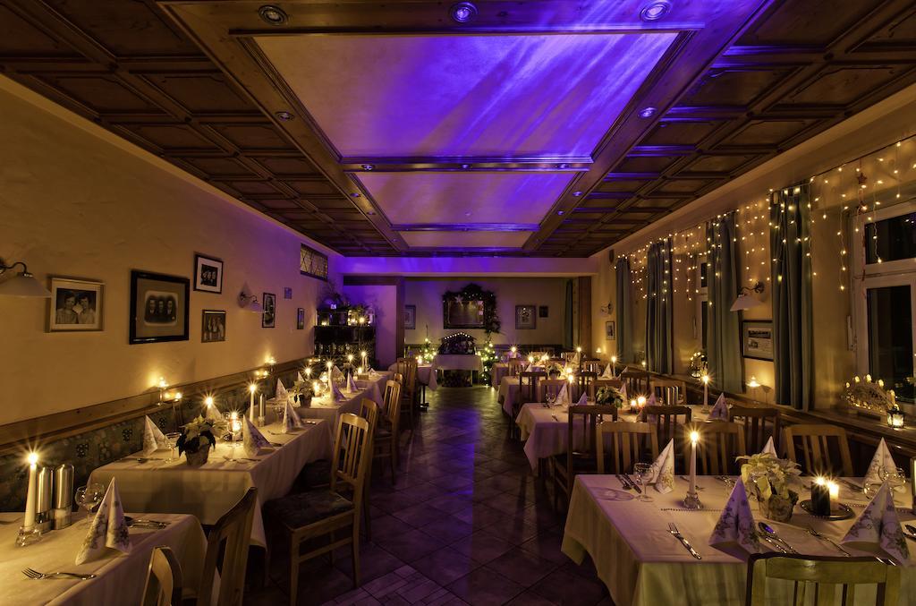 Landhotel Zum Boehm Roth  Bagian luar foto